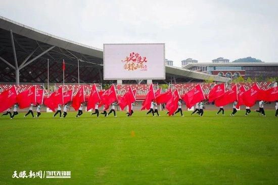 片中逐一呈现人类正在构想的太空电梯、未来时代的月球基地、穿越光年的太空飞船等宇宙黑科技，科幻造梦间不失科技真实，足以令科幻迷们大饱眼福